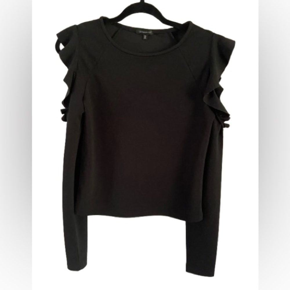 ✨2/$20✨ DYNAMITE Black Ruffle Sleeve Top